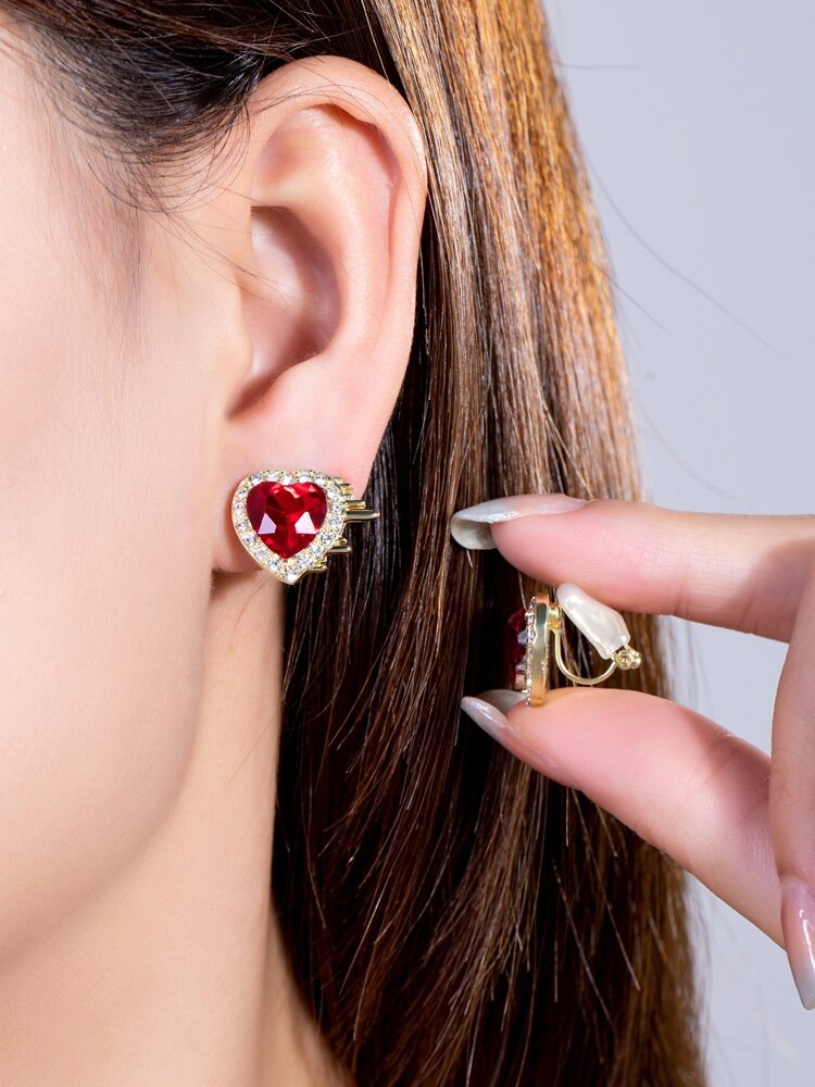 1 Pair Red Heart Clip-On Earrings – Rhinestone Non-Pierced Jewelry for Women, Valentine’s & Mother’s Day