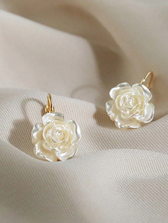 1 Pair Girls White French Pearl Camellia Flower Earrings, Suitable for Daily Accessories