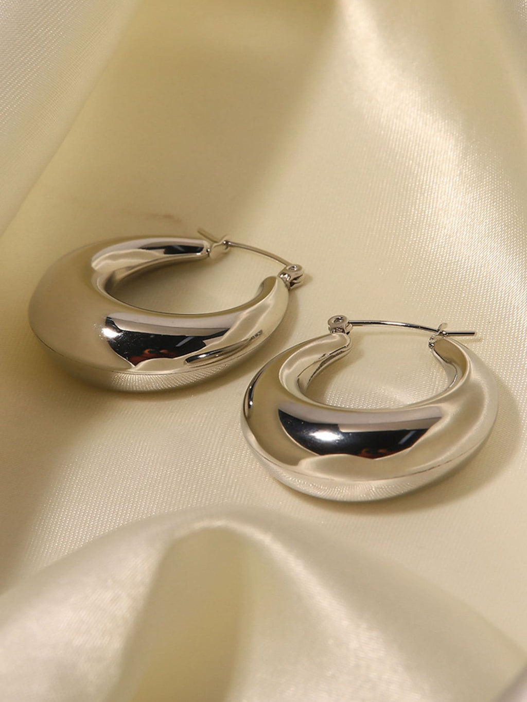 Women’s Thick Oval Gold Hoop Earrings – 18K Gold-Plated, Hypoallergenic Fashion Jewelry for Girls