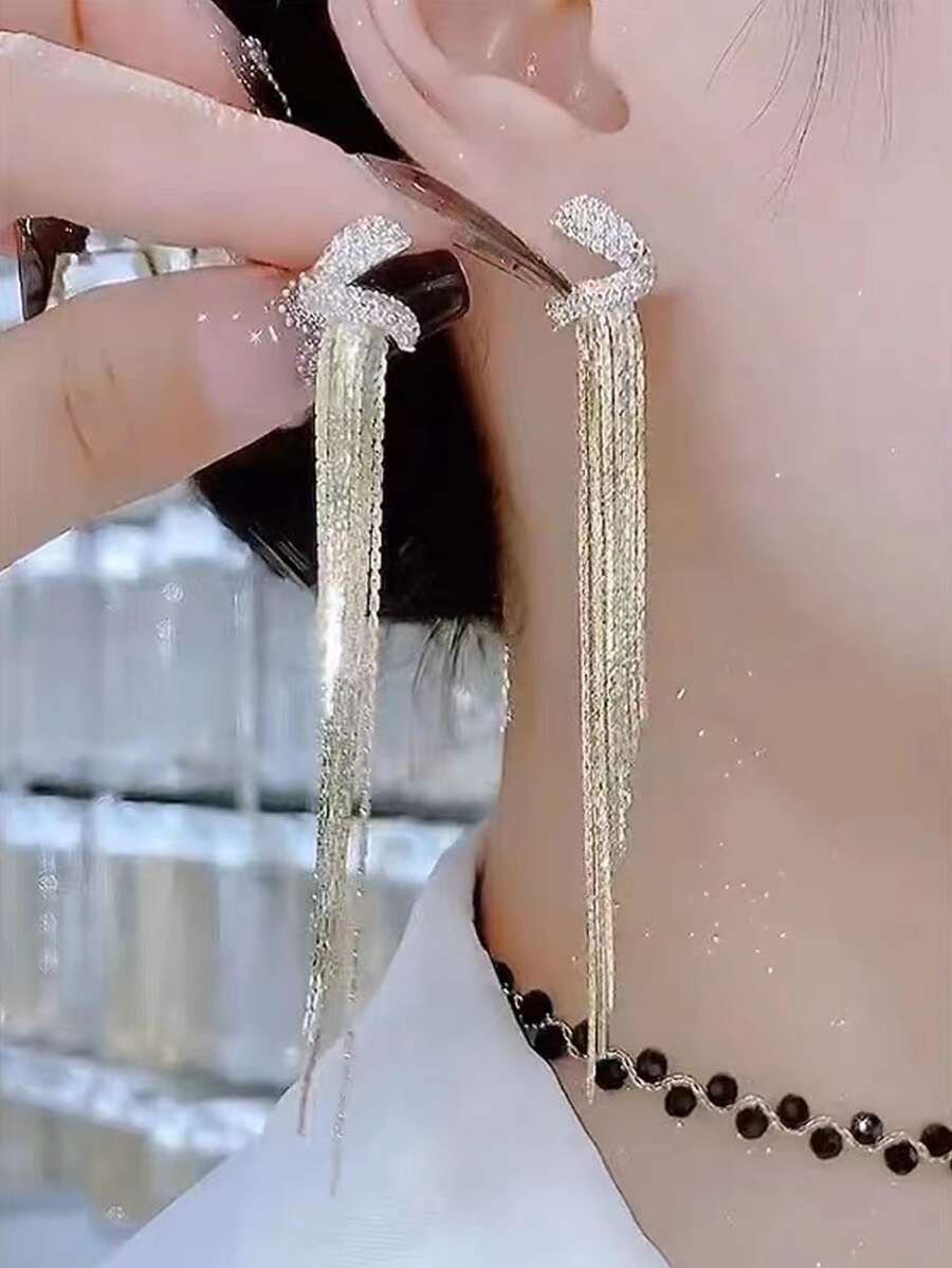 Silver Long Tassel & Rhinestone Clip-On Earrings – Elegant Non-Pierced Jewelry for Women’s Gift
